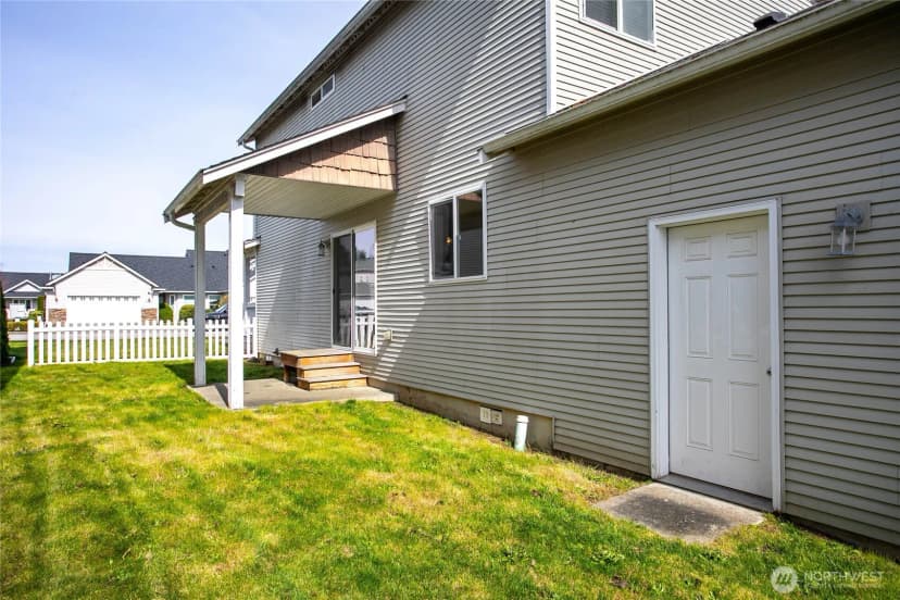Property photo for 1162 Aaron Drive, Lynden photo 23