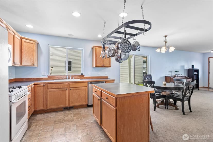 Property photo for 1162 Aaron Drive, Lynden photo 10