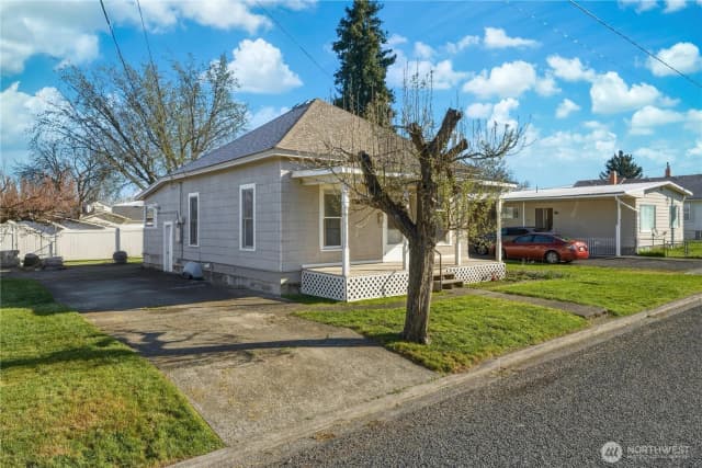 Property photo for 116 Sw 9th Street, College Place photo 2
