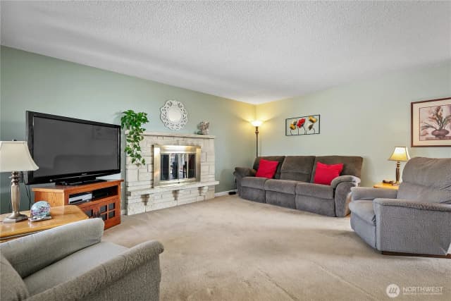 Property photo for 405 N 61st Avenue, Yakima photo 3