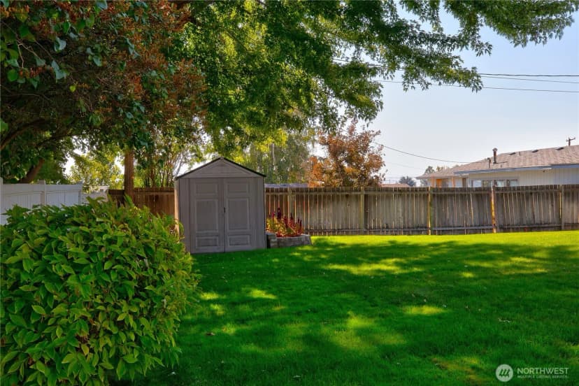 Property photo for 405 N 61st Avenue, Yakima photo 22