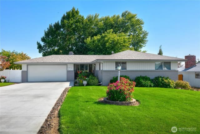 Property photo for 405 N 61st Avenue, Yakima