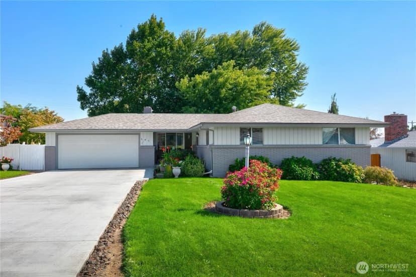 Property photo for 405 N 61st Avenue, Yakima