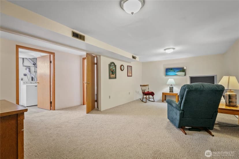 Property photo for 405 N 61st Avenue, Yakima photo 16