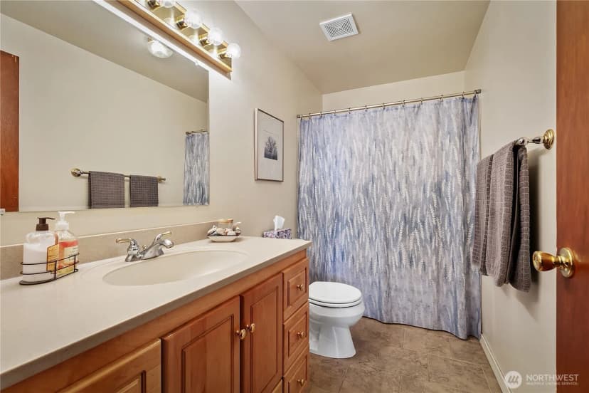 Property photo for 405 N 61st Avenue, Yakima photo 14