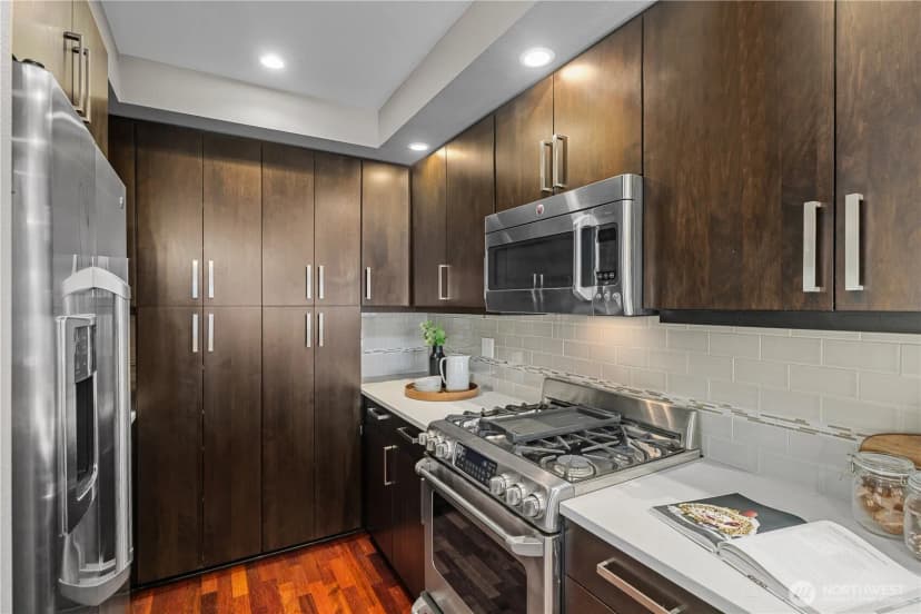 Property photo for 1240 5th Avenue N #201, Seattle photo 10