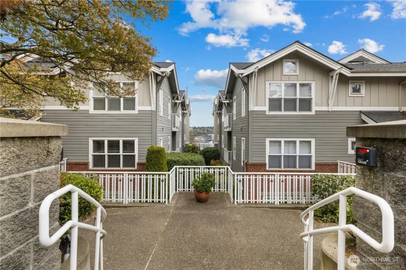 Property photo for 1240 5th Avenue N #201, Seattle photo 21