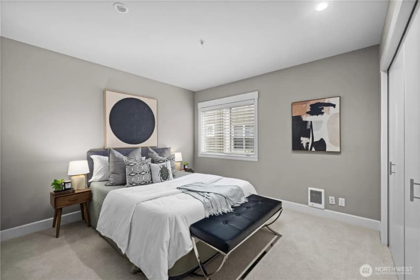 Property photo for 1240 5th Avenue N #201, Seattle photo 17