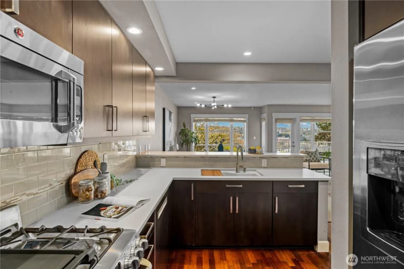 Property photo for 1240 5th Avenue N #201, Seattle photo 11