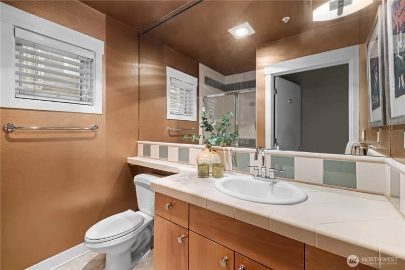 Property photo for 1240 5th Avenue N #201, Seattle photo 18