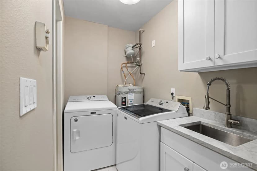 Property photo for 1240 5th Avenue N #201, Seattle photo 20