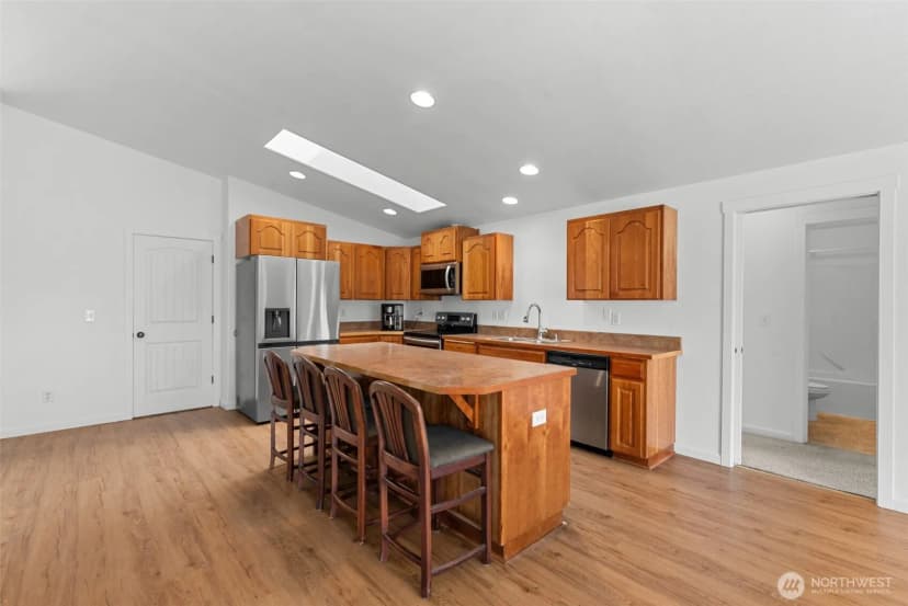 Property photo for 715 Ne Hilltop Avenue, Quincy photo 7