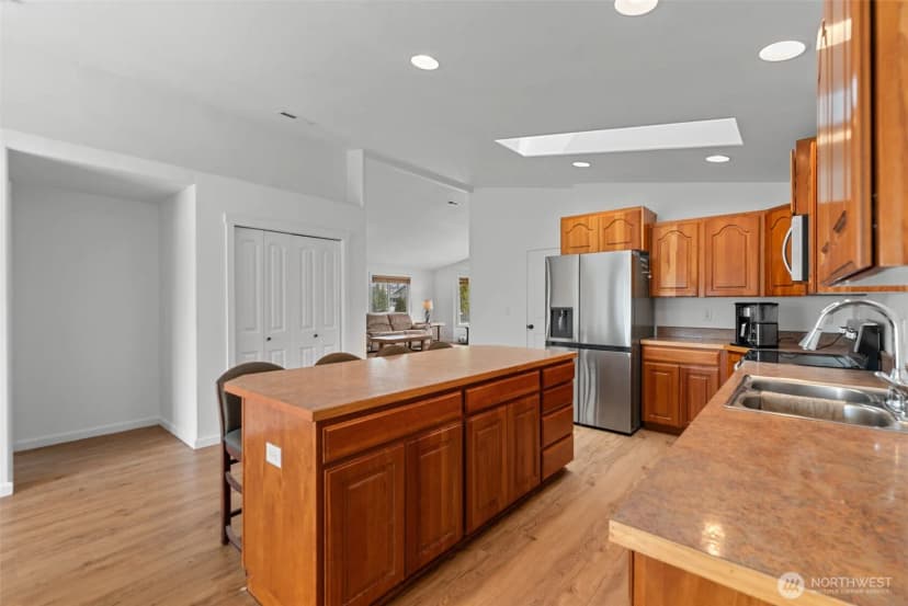 Property photo for 715 Ne Hilltop Avenue, Quincy photo 12