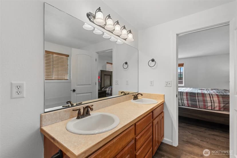 Property photo for 715 Ne Hilltop Avenue, Quincy photo 17