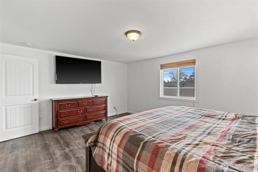Property photo for 715 Ne Hilltop Avenue, Quincy photo 15
