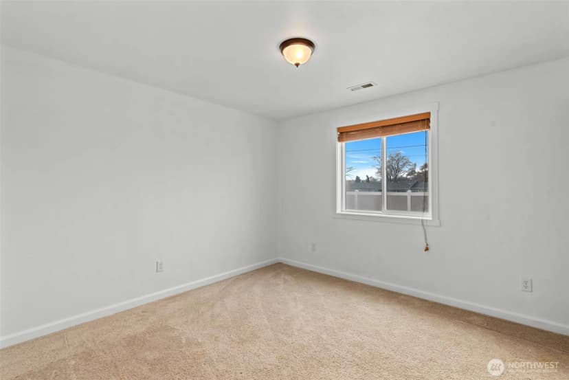 Property photo for 715 Ne Hilltop Avenue, Quincy photo 19
