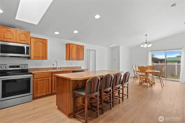Property photo for 715 Ne Hilltop Avenue, Quincy