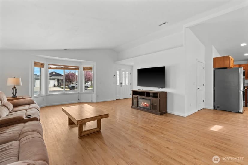 Property photo for 715 Ne Hilltop Avenue, Quincy photo 4