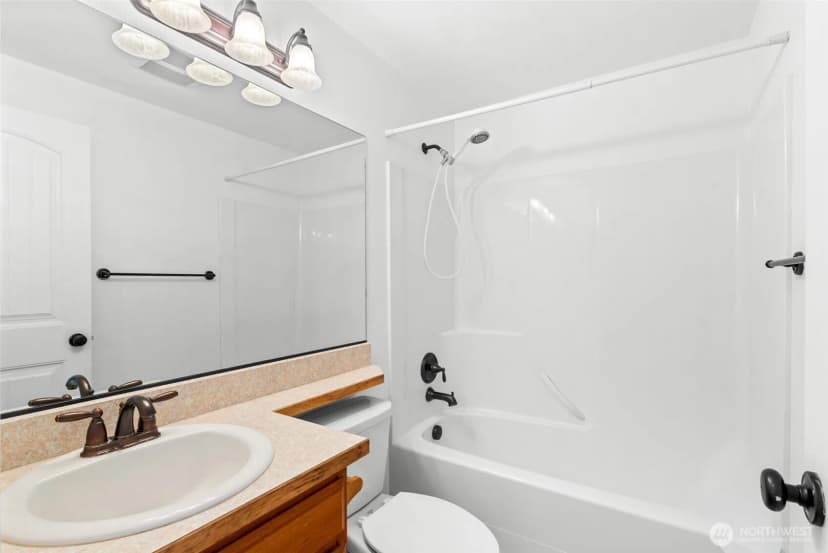 Property photo for 715 Ne Hilltop Avenue, Quincy photo 20