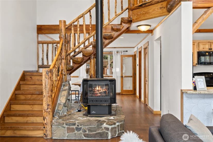 Property photo for 81 Spruce Lane, Ronald photo 12