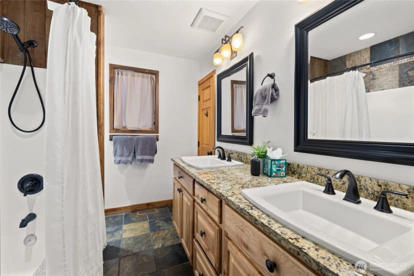 Property photo for 81 Spruce Lane, Ronald photo 21