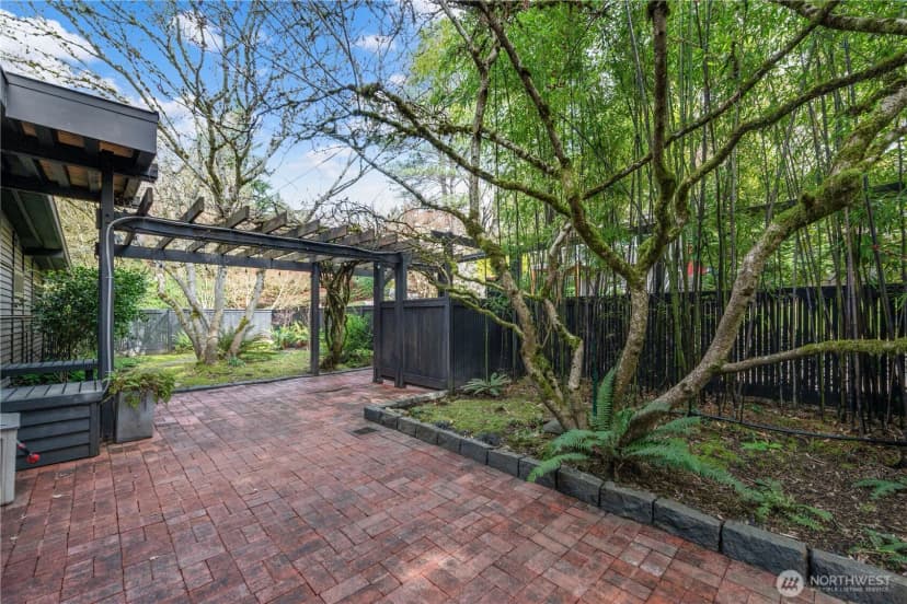 Property photo for 16 Wembley Lane, Mercer Island photo 33