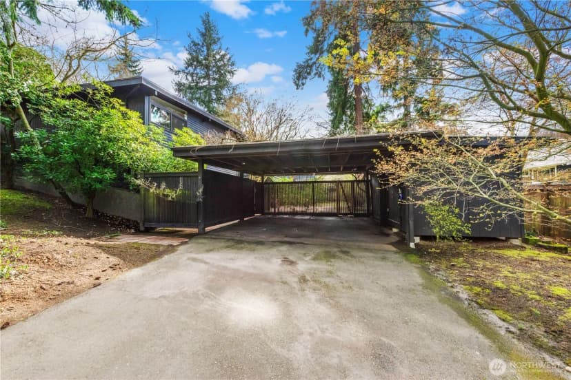 Property photo for 16 Wembley Lane, Mercer Island photo 34