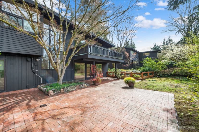 Property photo for 16 Wembley Lane, Mercer Island photo 32