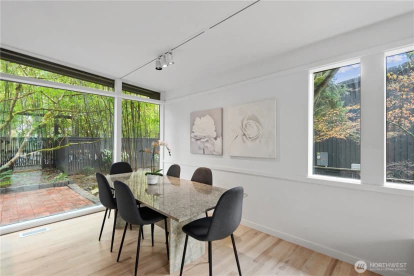 Property photo for 16 Wembley Lane, Mercer Island photo 8