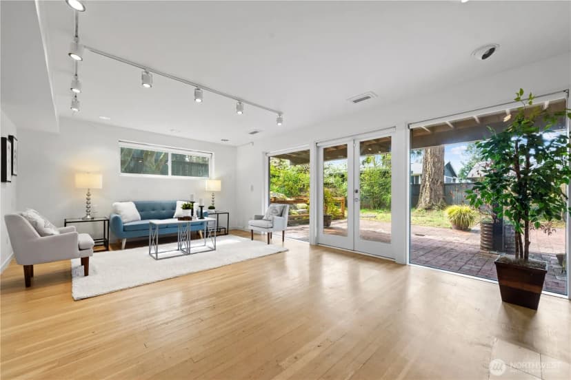 Property photo for 16 Wembley Lane, Mercer Island photo 19