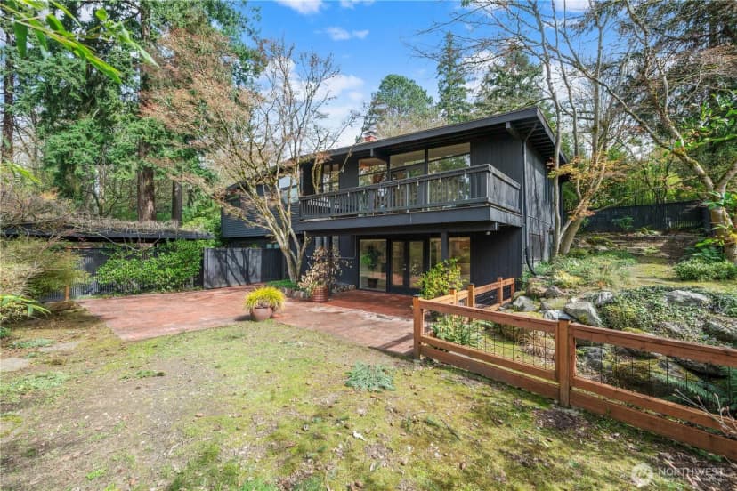 Property photo for 16 Wembley Lane, Mercer Island photo 3