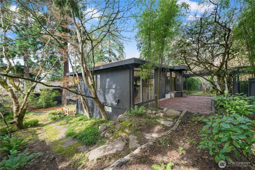 Property photo for 16 Wembley Lane, Mercer Island photo 40