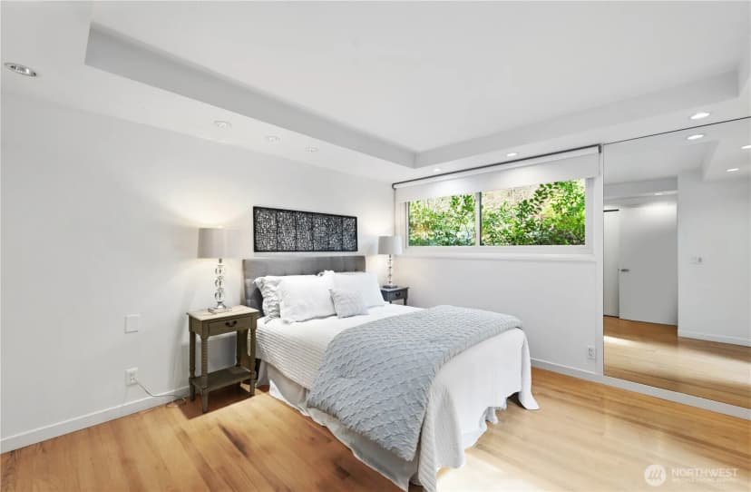 Property photo for 16 Wembley Lane, Mercer Island photo 12