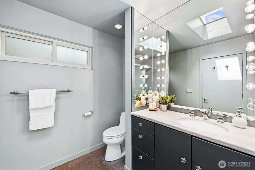 Property photo for 16 Wembley Lane, Mercer Island photo 14
