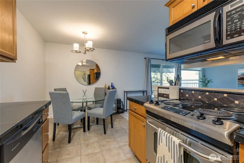 Property photo for 1113 Kirkland Avenue #4b, Kirkland photo 6