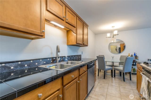 Property photo for 1113 Kirkland Avenue #4b, Kirkland photo 5
