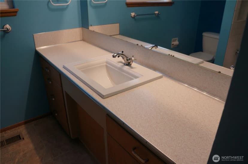 Property photo for 12019 Bingham Ave E, Tacoma photo 19