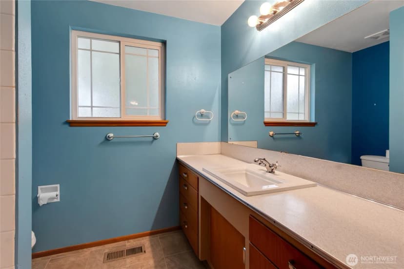Property photo for 12019 Bingham Ave E, Tacoma photo 18