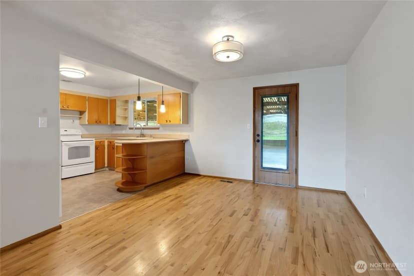 Property photo for 12019 Bingham Ave E, Tacoma photo 15
