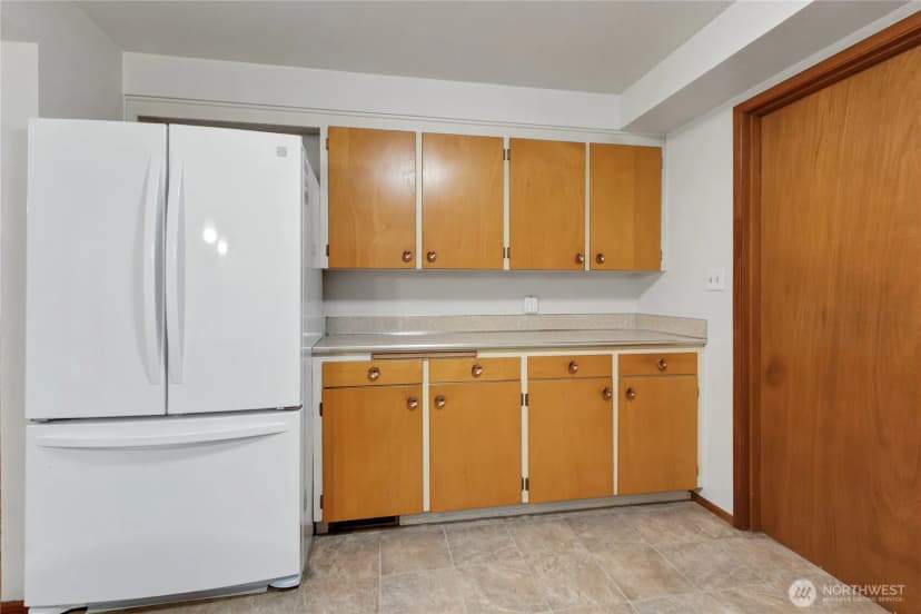 Property photo for 12019 Bingham Ave E, Tacoma photo 11