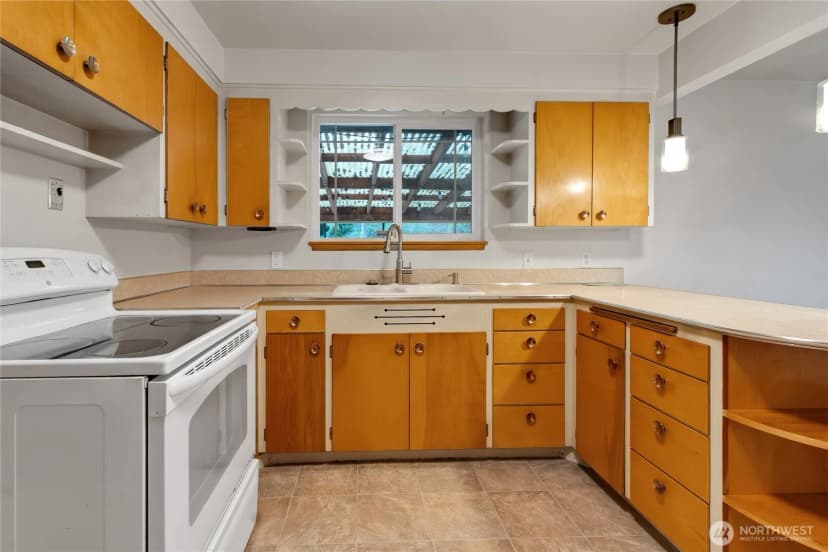 Property photo for 12019 Bingham Ave E, Tacoma photo 12