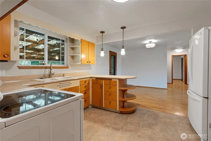Property photo for 12019 Bingham Ave E, Tacoma photo 10