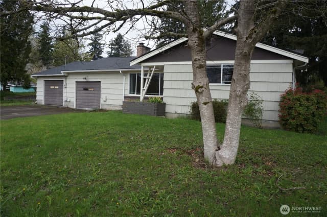Property photo for 12019 Bingham Ave E, Tacoma photo 2