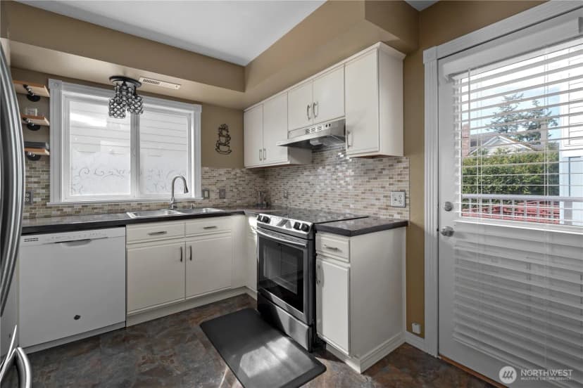 Property photo for 30875 State Route 20 #b1, Oak Harbor photo 5