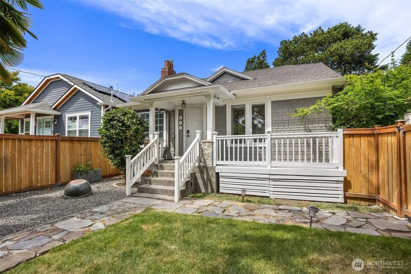 Property photo for 826 Ne 80th Street, Seattle photo 2