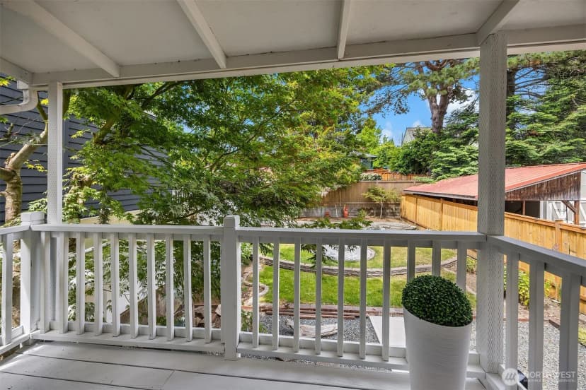 Property photo for 826 Ne 80th Street, Seattle photo 11