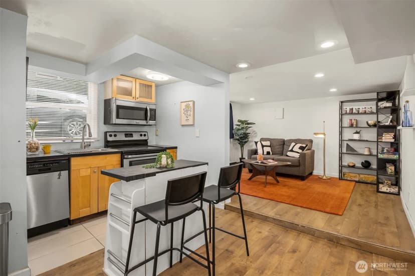 Property photo for 826 Ne 80th Street, Seattle photo 18
