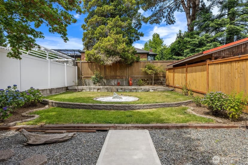 Property photo for 826 Ne 80th Street, Seattle photo 24
