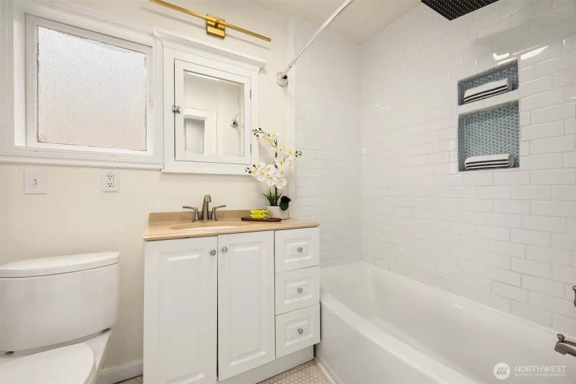 Property photo for 826 Ne 80th Street, Seattle photo 15