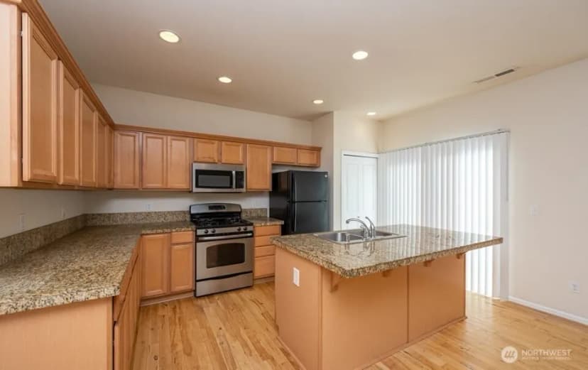 Property photo for 12902 81st Avenue Ct E, Puyallup photo 7